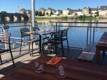 Bateau Bar Restaurant Sur les Quais