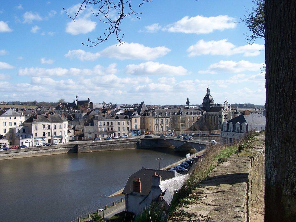 LA VILLE DE CHATEAU-GONTIER-SUR-MAYENNE: Monumentos Y Otros Patrimonios ...