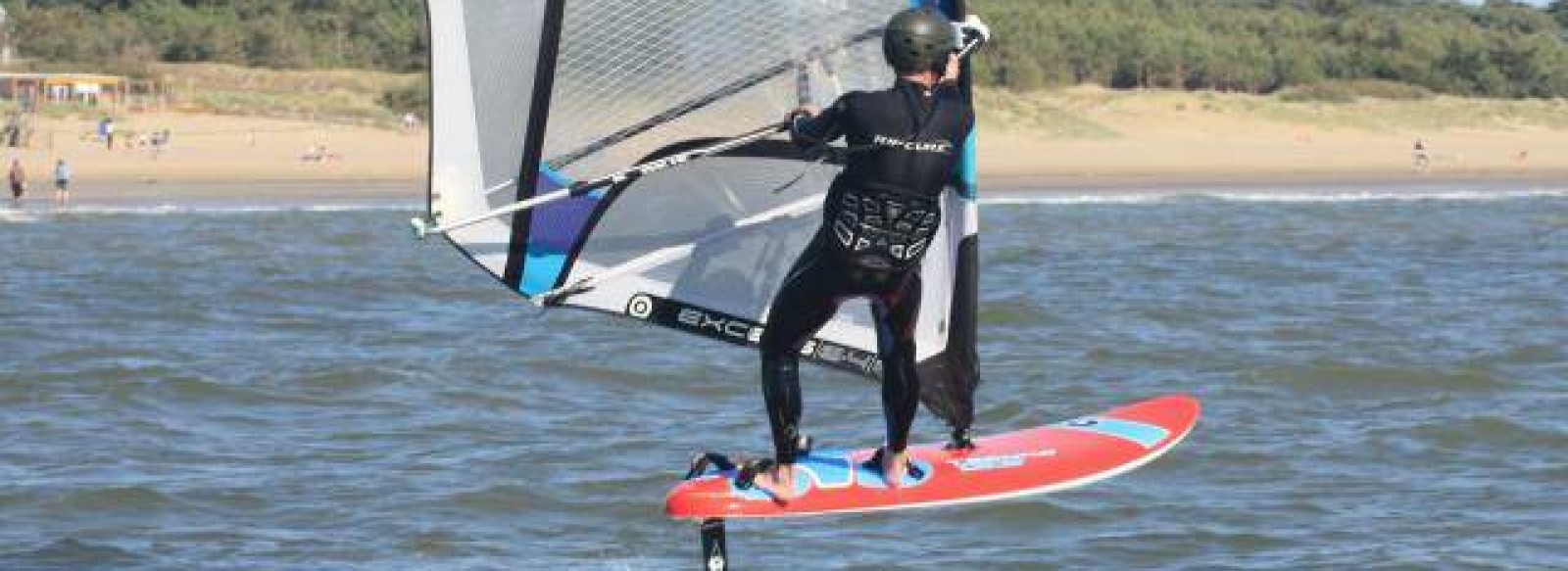 WINDFOIL, WINGFOIL AVEC LE CENTRE NAUTIQUE DE SAINT-BREVIN