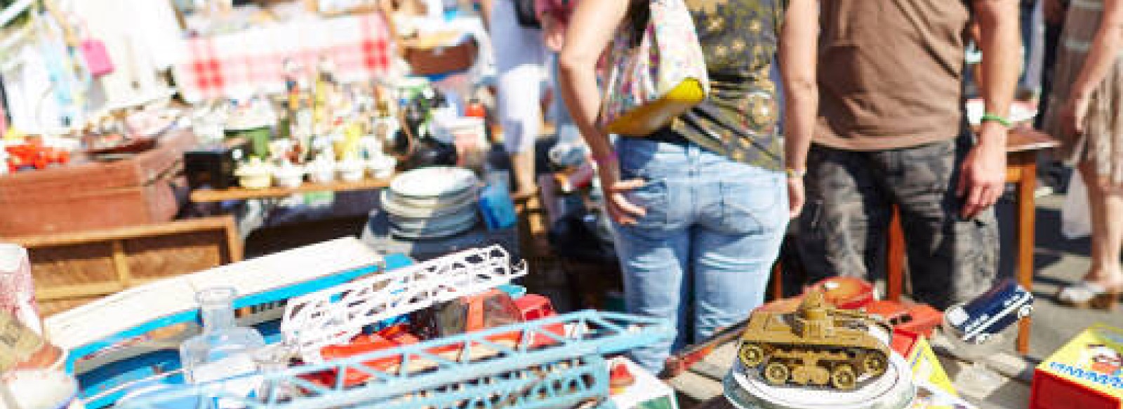 Vide-grenier en salle par l'APEEP