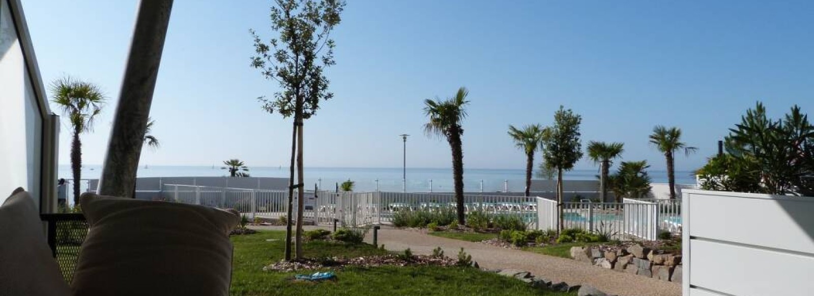 Font de mer plage centrale, dans residence de standing a la Tranche-Sur-Mer avec piscine, jacuzzi et acces direct plage