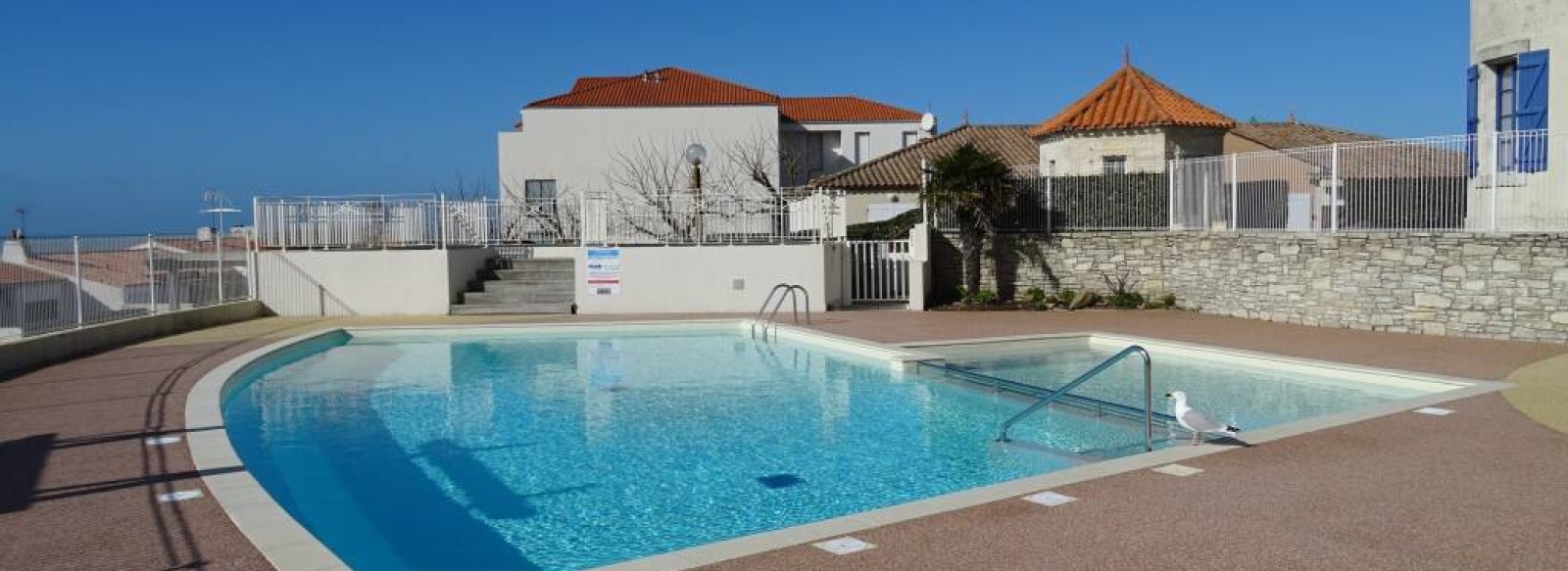 RUE SEMAPHORE - APPT T3  RESIDENCE AVEC PISCINE