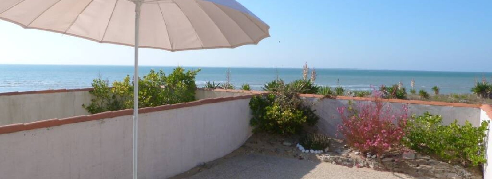 MAISONNETTE FACE A L'OCEAN LA TRANCHE SUR MER