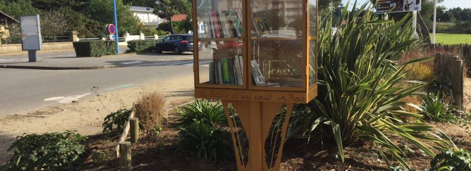 BOITE A LIVRES - BOULEVARD DE L'OCEAN