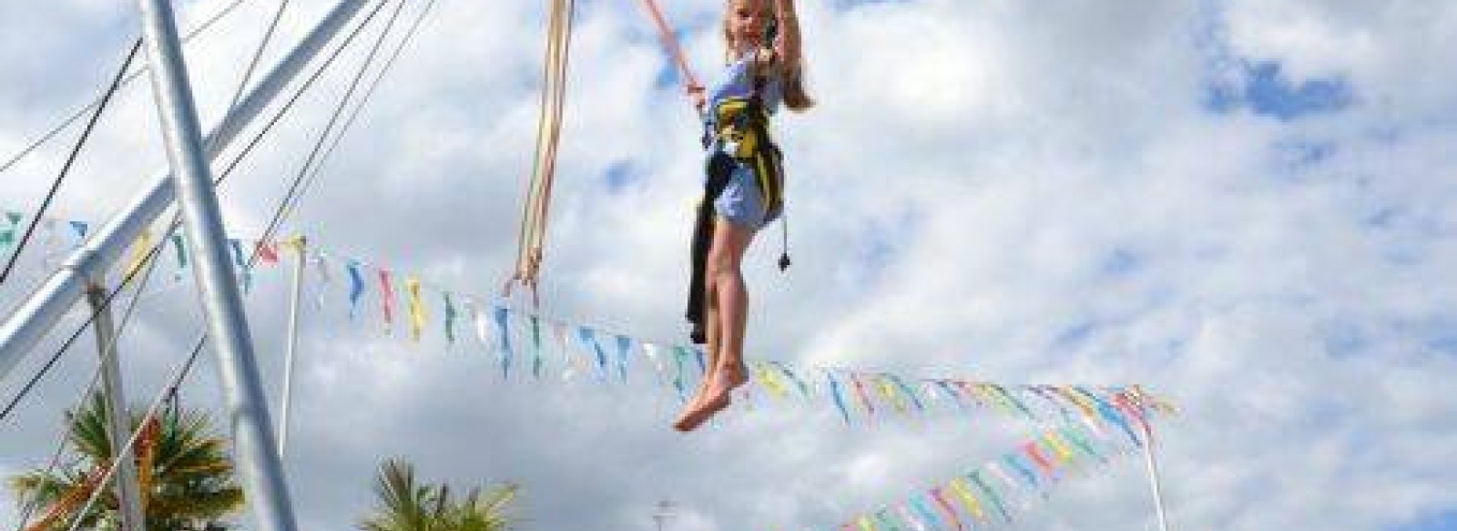 TRAMPOLINE BUNGY