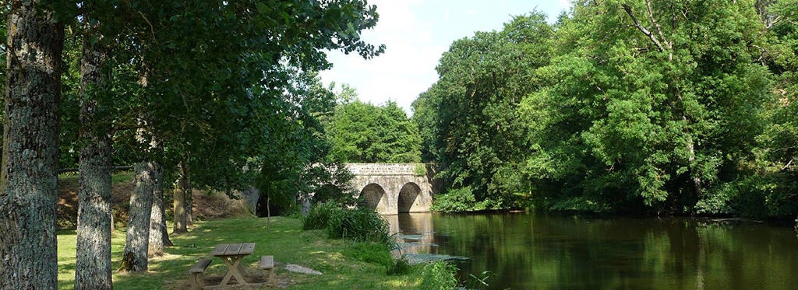 AIRE DE PIQUE-NIQUE DU PONT DE CHAILLE