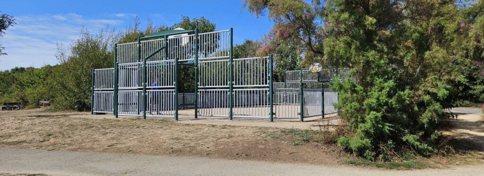 TERRAIN DE BASKETBALL - PARC DES MORINIERES