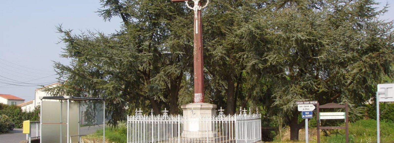 LE CALVAIRE DE BAS BRIACE