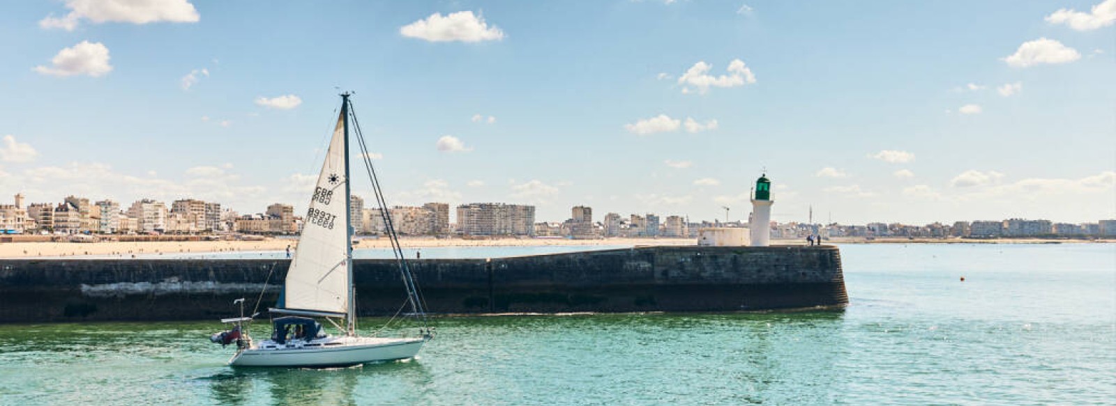 La petite jetee et le phare vert