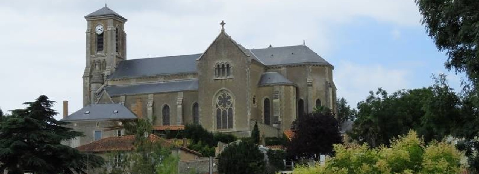 EGLISE SAINT-PIERRE